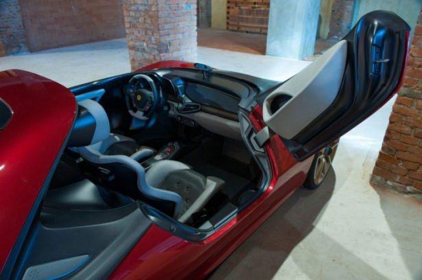 <p>0-100 kilometreyi 3.4 saniyenin çıkan Ferrari Sergio fiyatı ile de dudak uçuklatıyor. Ferrari Sergio 4 milyon Dolardan piyasaya sürülmesi bekleniyor. </p>
