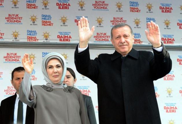 <p>Basbakan Recep Tayyip Erdogan, günün ilk mitingine Kartal'da başladı. Kartal mitingine ilgi oldukça yüksekti..</p>
