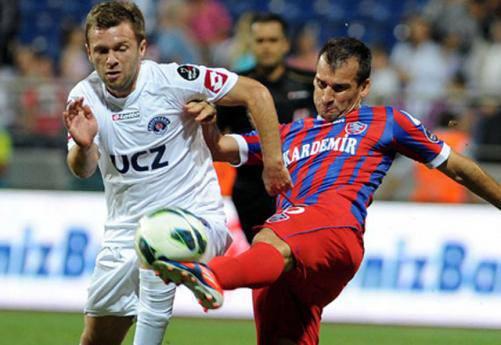 <p>Hakan Özmert- Fransa'nın Nantes kentinde dünya geldi</p>