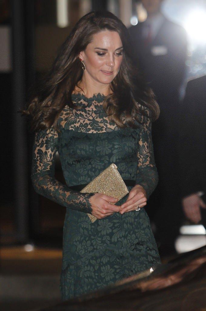 <p>Middleton’ın yeşil elbisesi, prensesin en sevdiği tasarımcılardan biri olan Temperley London imzalı.</p>
