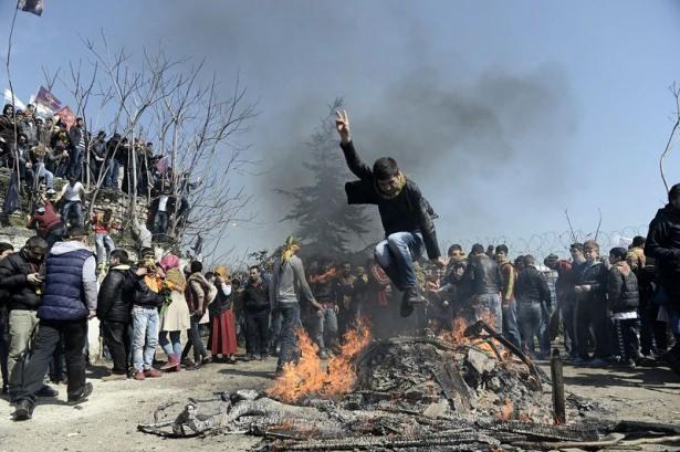 <p>Kazlıçeşme’deki Nevruz kutlamaları sabahın erken saatlerinde başladı. </p>