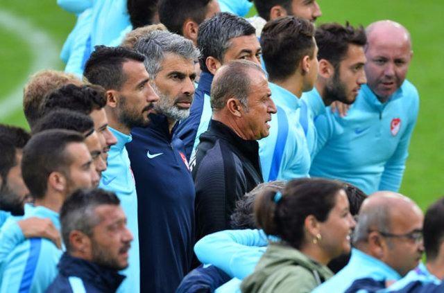 <p>- Milli Takım prim ile anılmayacaktı çok yazık.</p>

<p> </p>
