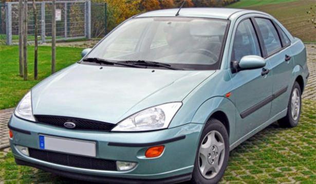 <p><strong>1999 yılının en iyi otomobili seçildi.</strong><br />
Marka: Ford <br />
Model: Focus</p>