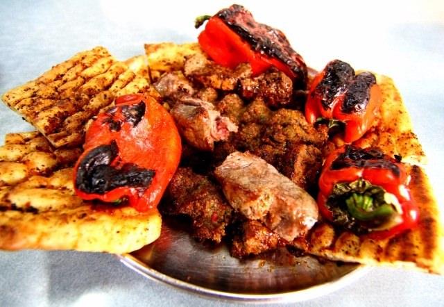 <p>Bugün kebap çeşitlerimiz dünyaya mal olmuştur, kendilerine yanlış yorum çıkartmasınlar. </p>
