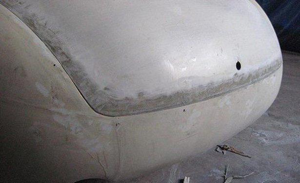 <p>Mercedes 300 SL'i b&uuml;t&uuml;n par&ccedil;alarını s&ouml;k&uuml;p sıfırdan inşaa etmek i&ccedil;in uygun şekilde projelendiren otomobil ustası bir sanat eseri gibi aracının her bir karesini yeniden işledi ve ortaya kusursuz bir Mercedes 300 SL &ccedil;ıktı.</p>
