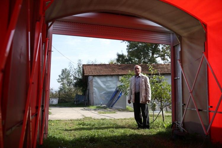 <p>Daha doğrusu yatarken hep aklıma geliyor. Gece aklıma geliyor, gündüz uyguluyorum. Herkesin bir hobisi var, benimki de bu."</p>