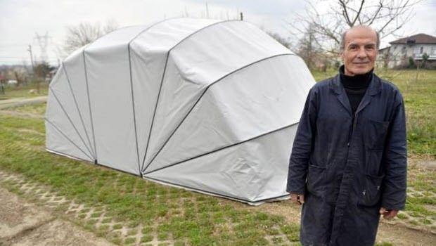 <p>"Patenti aldığımda Türkiye'nin her yerinden arayanlar oldu. Arayıp isteyenlere Türkiye'nin öbür ucuna kadar bile olsa gönderdim. Hatta dünyanın birkaç bölgesinden sipariş aldım. Düzce'nin yakın çevresindeki illerin tamamı ile İstanbul, Mardin, Ankara ve Ege Bölgesi'ne siparişleri gönderdim."</p>