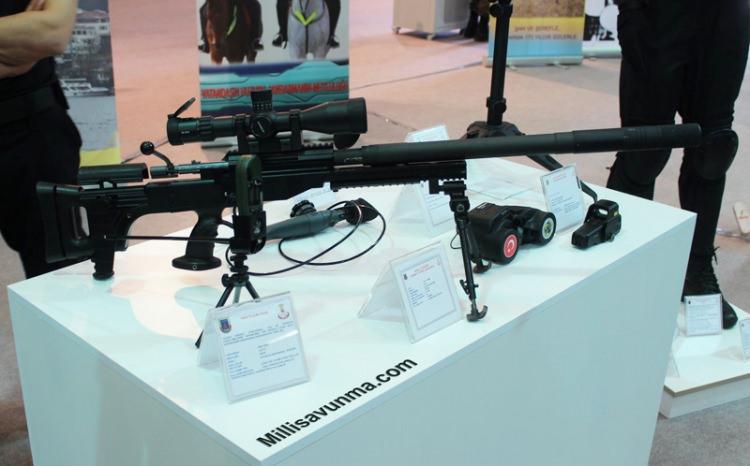 <p>Jandarma Genel Komutanlığı ile ortak yürütülen "7.62 mm Keskin Nişancı Tüfeği Projesi Sözleşmesi" 2005'te Makina ve Kimya Endüstrisi Kurumu ile Jandarma Genel Komutanlığınca imzalandı.</p>
