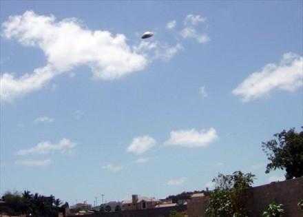 Sovyet gizli servisi KGB arşivinden çıktığı iddia edilen bu görüntülerdeki cismin UFO olup olmadığı tartışılıyor.