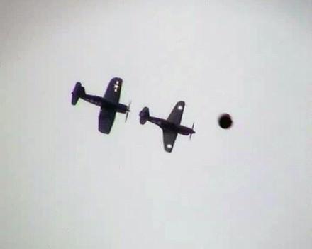 Sovyet gizli servisi KGB arşivinden çıktığı iddia edilen bu görüntülerdeki cismin UFO olup olmadığı tartışılıyor.