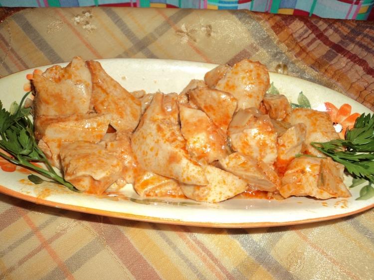 <p><strong>Kolakas</strong></p>

<p>Gölevez bitkisiyle yapılan bir yemek türü</p>
