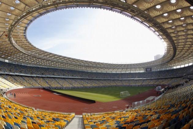 Nüfusu 2.8 milyon olan başkent Kiev'deki Olimpiyat Stadı, 70 bin seyirci ile turnuvadaki en büyük seyirci kapasitesine sahip stat durumunda.Final maçının oynanacağı stat, 1923 yılında yapıldı ve 2011'de yenilendi. Dinamo Kiev'in Avrupa Kupası maçlarına evsahipliği yapan statta, kapasitesi indirilmeden önce 1977'de oynanan Dinamo Kiev, Bayern Münih maçını 102 bin kişi izledi.