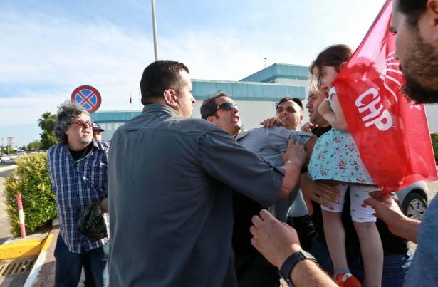 <p>CHP Genel Başkanı Kemal Kılıçdaroğlu, partisinin 26. Dönem 1. Yasama Yılı Çalışma ve Değerlendirme Toplantısı ile PM toplantısına başkanlık etmek için saat 17.30 Antalya Havalimanı’na iniş yaptı.</p>
