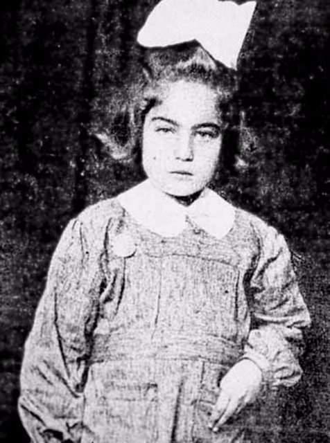 <p>Emel Sayın</p>
