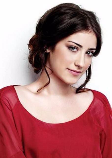 <p>Hazal Kaya</p>
