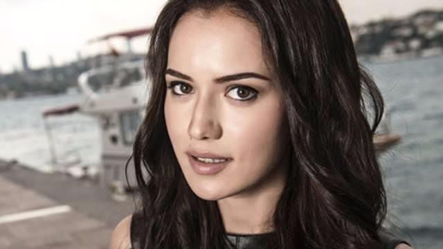 <p>Fahriye Evcen</p>
