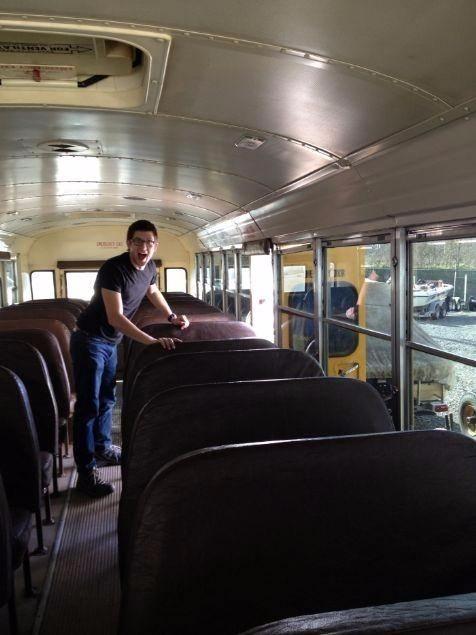 <p>Ev kirası ödemek istemeyen Amerikalı çift kendilerine bir okul otobüsü aldı ve yeni düzenleri orada kurdu.</p>
