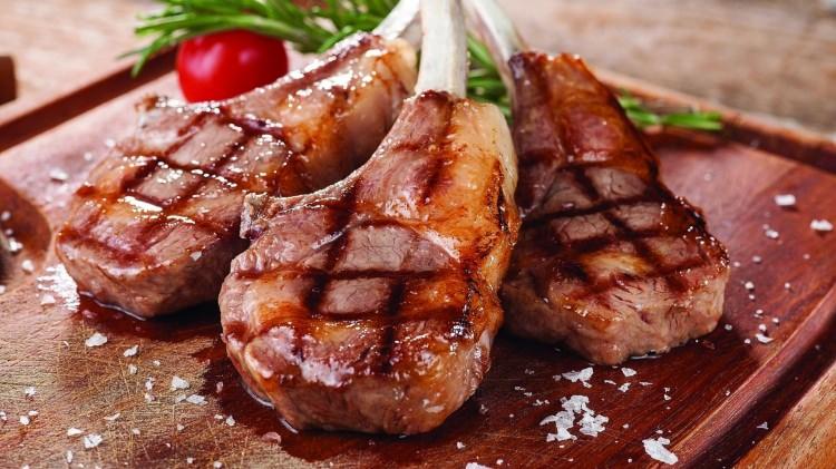 <p>Dünyada kırmızı eti çok fazla tüketen Türkmenistan, Kırgızistan, Özbekistan gibi stan ülkelerinde ya da bölgelerinde koroner hastalıkları, kalp krizi çok yüksek oranda. </p>
