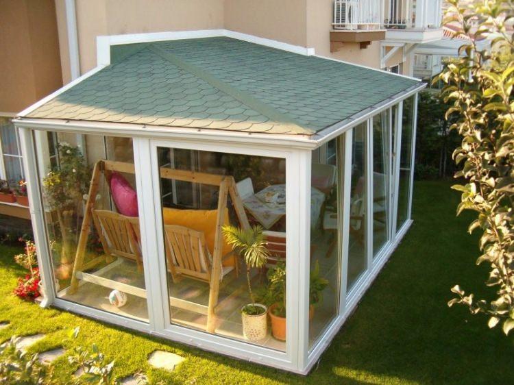<p>Kış aylarında kullanamadığınız bahçe, balkon, teras ya da verandanızı çatı ve pencere sistemleriyle kapatarak bir kış bahçesi yapabilirsiniz.</p>