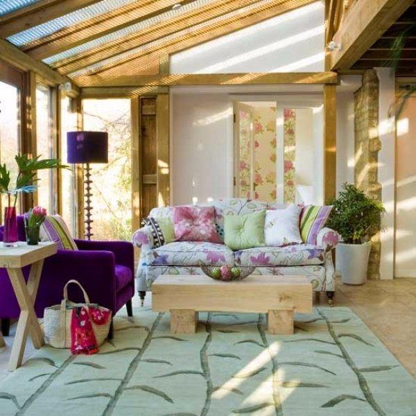 <p><span style="color:rgb(127, 127, 127)">Dekorasyonunuza uygun renk ve desenlerde yastıklar, kilimler, saksılar ve fenerler, kış bahçenizi şıklaştıracaktır.</span></p>