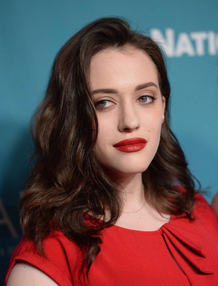 <p>Kat Dennings <br />
<br />
1.63 cm</p>
