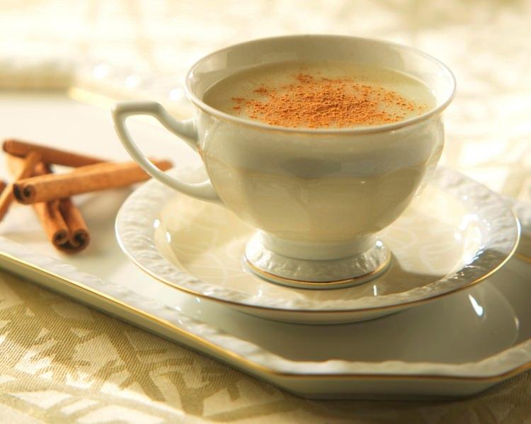 <p><strong> -</strong> Tarçın ile tüketilen salep ayrıca tarçının kan şekeri dengesini sağladığı için tokluk verir ve tatlı isteğini azaltır. </p>