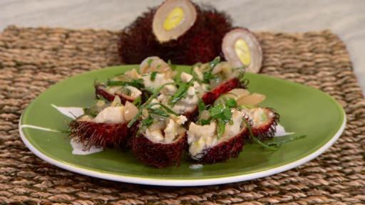 <p><span style="color:#FFFFFF">Ülkemizde oldukça yüksek fiyatlara satılan rambutan, henüz semt pazarlarında bulunmamaktadır ve yalnızca lüks manavlardan temin edilebilmektedir.</span></p>
