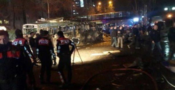 <p>Aracı, Ankara’ya getiren teröristin İ.S. olduğu belirlenirken iki bombacıdan kadın olanın Seher Ç. D., erkek olanın ise Ö.Ü. olduğu iddia edildi.</p>