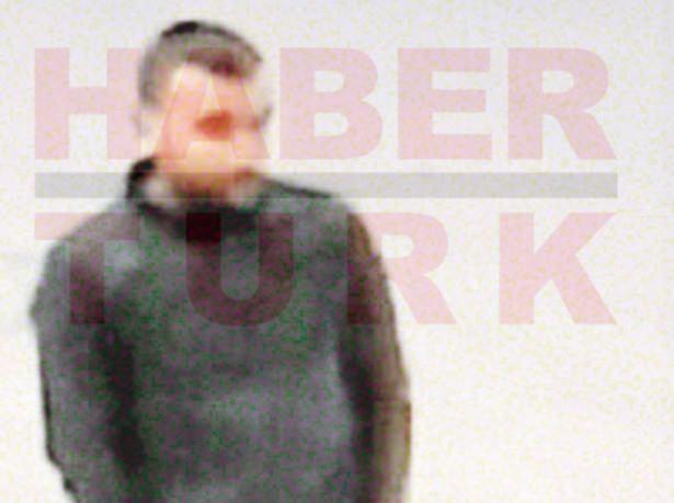 <p>ERKEK BOMBACI O.Ü.</p>
<p>Bombacılardan erkek olan 1990 doğumlu Ö.Ü.’nün saldırı sırasında Seher Ç.D.’nin yanında bulunduğu MOBESE kameralarından tespit edildi. Kesin kimlik tespiti için Ö.Ü.’nün ailesinden DNA örneği de alındı. Kaynaklar DNA eşleşmesinin ardından ikinci saldırganın açık isminin kamuoyuyla paylaşılacağını bildirdi</p>