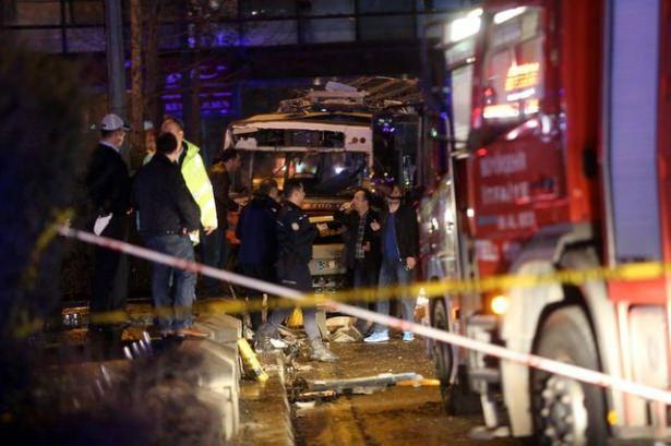 <p>PKK ÜYELİĞİNDEN YARGILANIYORDU</p>
<p>Saldırıda, bombalı aracı PKK’lı Seher Ç.D.’nin kullandığı belirlendi. Emniyet birimleri isme, hurdaya dönen bomba yüklü araçtan elde edilen ceset parçaları, parmak izi ve MOBESE görüntülerinden ulaştı. DNA tespitinin tamamlanmasının ardından saldırganın kimliğine ilişkin resmi açıklamanın yapılması bekleniyor.</p>