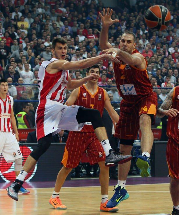 <p>Belgrad'da 20 bin civarı taraftar önünde oynanan gergin maçtan galip ayrılan taraf Galatasaray Liv Hospital oldu.</p>