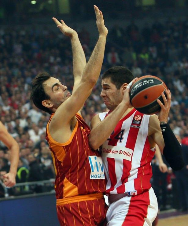 <p>Belgrad'da 20 bin civarı taraftar önünde oynanan gergin maçtan galip ayrılan taraf Galatasaray Liv Hospital oldu.</p>