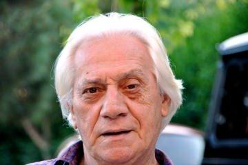 <p>Bülend Karpat<br />
<br />
Tugay, vurursa gol olur... Vuruyor... Aut.</p>
