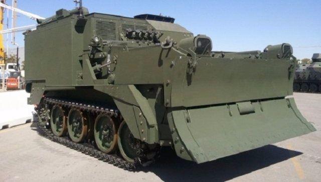 <p>2 personelin kullandığı araç; karada saatte 45, su da ise 8.6 kilometre hız yapabiliyor. Azami 400 kilometre yol yapabilen zırhlı araç, nokta dönüşü de yapabiliyor.</p>

<p> </p>
