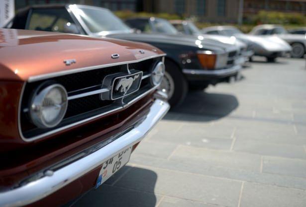 <p>Yarışmaya ilişkin AA muhabirine açıklamada bulunan Concours d'Elegance Başkanı Uğur Işık , yarışmanın 2013 ve 2014 yıllarında ülkenin klasik otomobil çevreleri ve ziyaretçiler tarafından büyük ilgiyle karşılandığını söyledi.</p>
