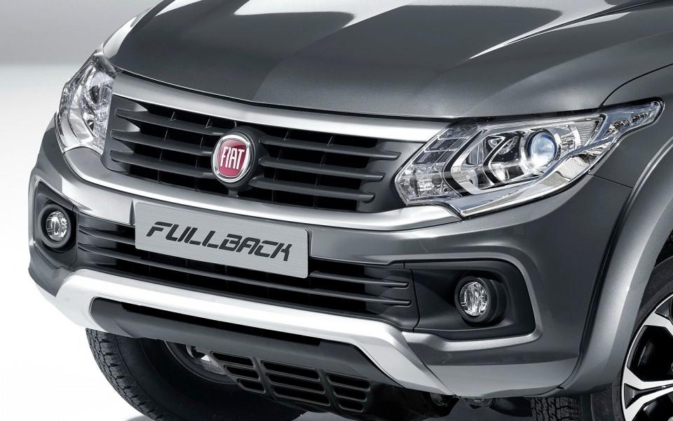<p><strong>FIAT FULLBACK</strong><br />
Haziran ayında satışasunulacak. 2.4 lt'lik dizelmotor 154 ve 181 HP'lik iki versiyona sahip.</p>