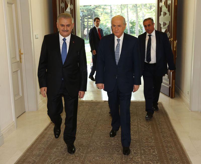 <p>Başbakan daha önce liderleri ayrı ayrı kabul etmişti.</p>
<p> </p>