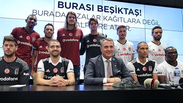 <p>Transfer döneminde Adriano, Gökhan Gönül, Caner Erkin, Talisca ve Aboubakar gibi yıldızları kadrosuna katan Beşiktaş, buna karşın 10 futbolcuyla yollarını ayırdı. Siyah beyazlı takıma veda eden oyuncuların neredeyse tamamı yeni takımlarında umduklarını bulamadı. İşte o futbolcular...</p>
