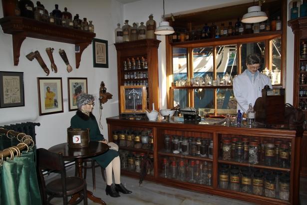 <p>Müze de çeşitli meslek dallarının çalışma alanlarını da bulmak mümkün.<br />
 </p>
