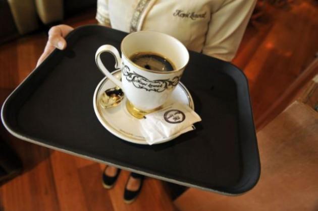 Kopi Luwak - Güneydoğu Asya ve Güney Çin'de bulunan misk kedisinin yiyip dışkıladığı kahve çekirdeklerinden yapılan kahvenin 453 gramı 229.95$ değerinde. Kahveden her yıl 226kg üretiliyor.
