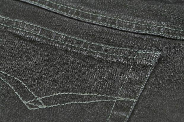 <p>Siyah kot çok kullanışlı ve birçok kez giyilebilir.</p>

<p><a href="http://www.yasemin.com/"><strong><span style="color:rgb(128, 0, 128)"><em>yasemin.com</em></span></strong></a></p>
