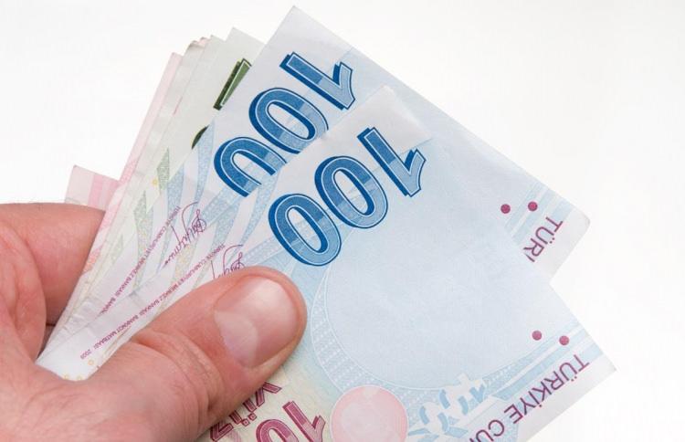 <p>VADEYİ UZATIP FAİZ YÜKÜNE GİRME</p>

<p>72 ay vadenin cazibesine hemen kapılmayın. İyi hesap edin. Vade uzadıkça cepten çıkan para artacak, faizler de daha yüksek olacak.</p>

