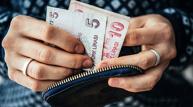 <p>KONUT KREDİSİNE DİKKAT</p>

<p>Konut kredilerinde refinansman (yeniden yapılandırma) yapmayan bankalar var. Tüketicilerden bu konuda yoğun şikayet geliyor. Ancak yapılandıran da var. Biraz araştırmak gerekiyor. Üstelik güncel faiz uygulanıyor.</p>
