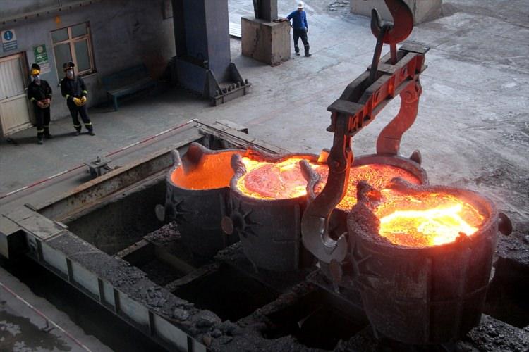 <p><strong>"Ferrokromun kalitesi bizleri gururlandırmaktadır"</strong></p>

<p>Kaya, ülkenin yer altı kaynaklarının daha iyi değerlendirilmesini, bununla ilgili politikaların yeniden belirlenmesi ve gerekli önlemlerin bir an önce alınması gerektiğini vurguladı.</p>
