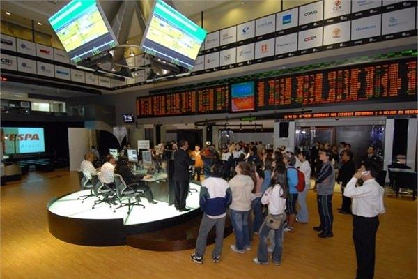 <p><strong>Brezilya borsası</strong><br />
Brezilya borsası ise 2015 yılının en fazla düşen borsası oldu. Yatırımcısına toplam getiri kaybı yüzde 13,3'e ulaştı.</p>
