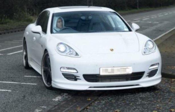 <p><span style="color:rgb(253, 253, 253)">Carlos Tevez</span><br />
<span style="color:rgb(253, 253, 253)">Porsche Panamera</span></p>
