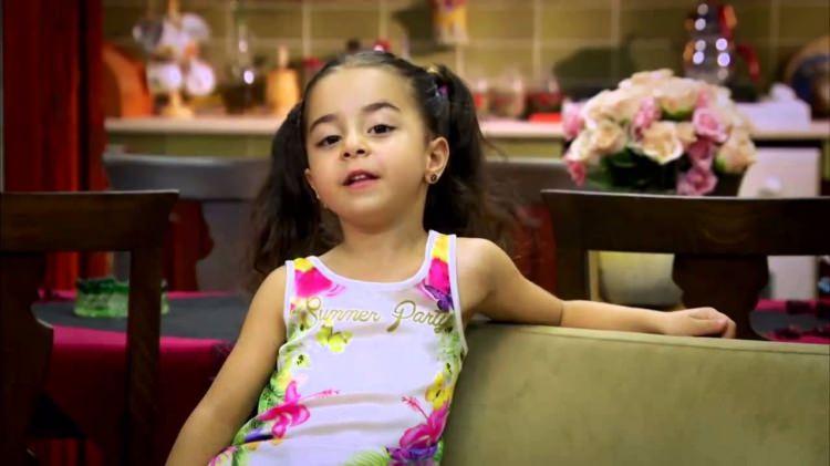 <p>Daha önce bir dondurma reklamında rol alan 7 yaşındaki Beren Gökyıldız rol aldığı diziden bölüm başına 5 bin TL, aylık 20 bin TL kazanıyor.</p>
