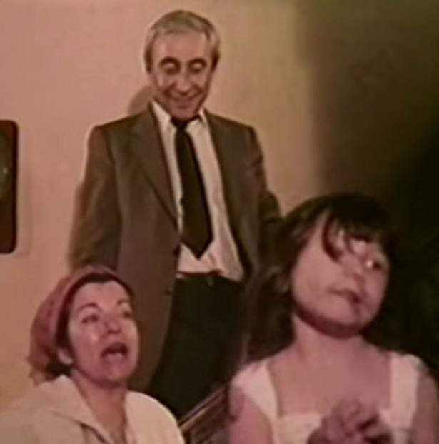 <p>1980’li yıllarda ‘Çıplak Vatandaş’tan ‘Fazilet’e pek çok filmde çocuk oyuncu olarak yer aldı.</p>
