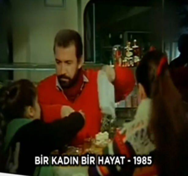 <p>1985 yılında ise Cihan Ünal'la karşısına beyazperdede gördük onu...</p>

