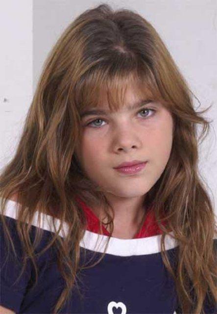 <p>Damla Ersubaşı, 2003-2011 yılları arasında yayınlanan ''Sihirli Annem'' dizisinde tanındı.</p>
